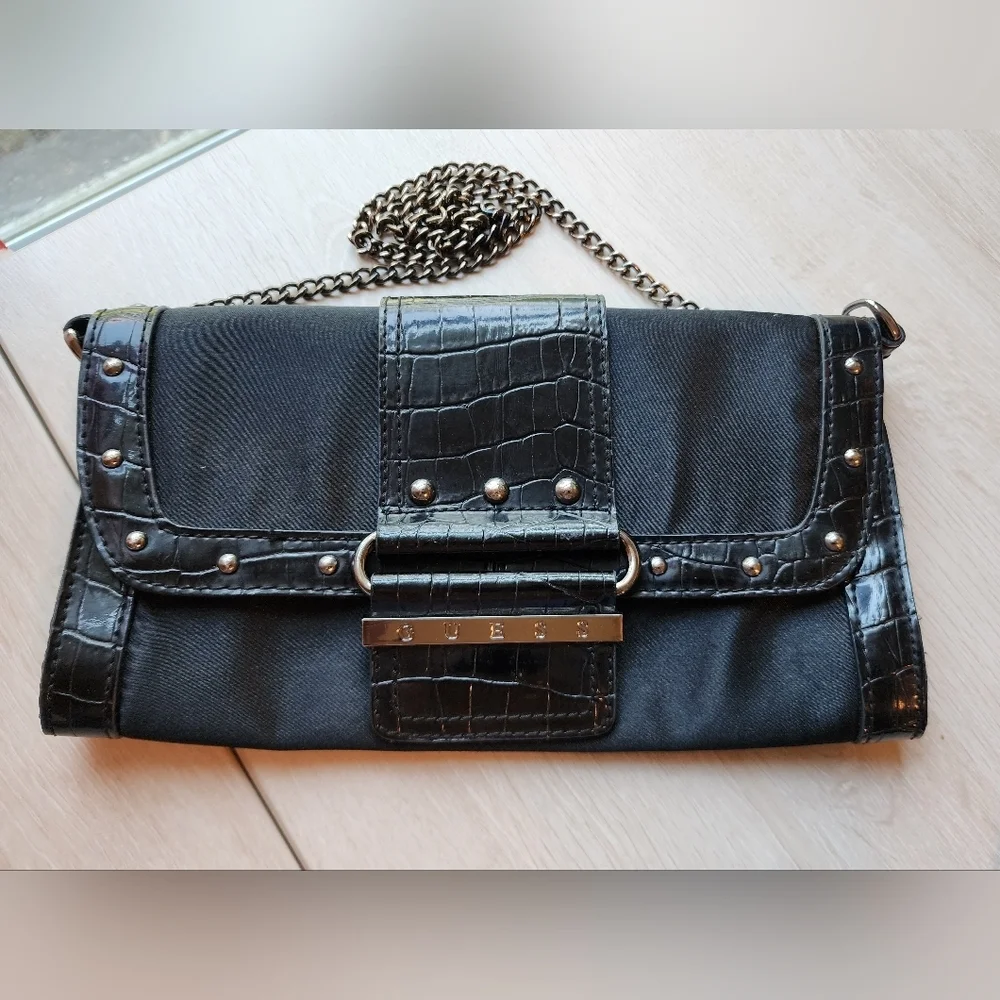 Guess Clutch,‎ black